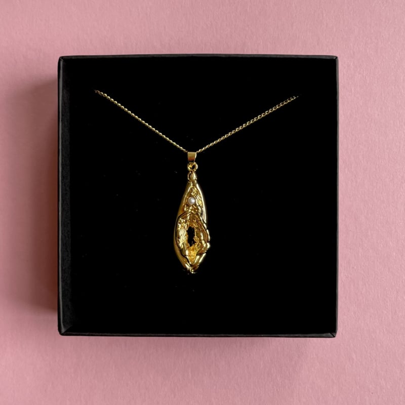 Gold-Plated Pussy Pendant with Pearl